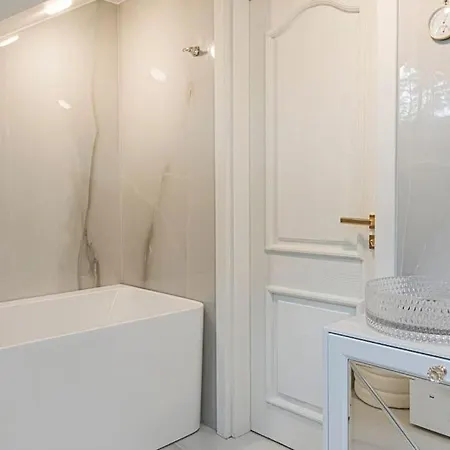 Βίλα 252 M² Luxury 4 Bedroom House In The Pine-forest