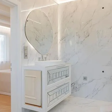 Βίλα 252 M² Luxury 4 Bedroom House In The Pine-forest