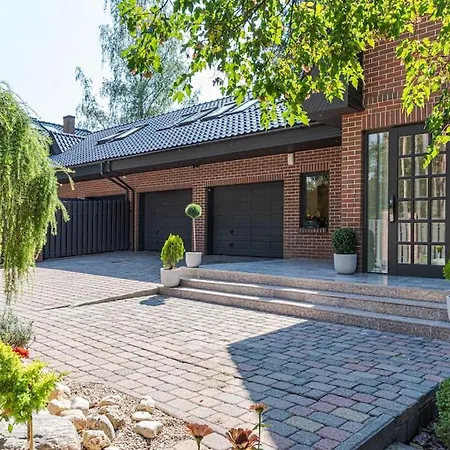 252 M² Luxury 4 Bedroom House In The Pine-forest Villa