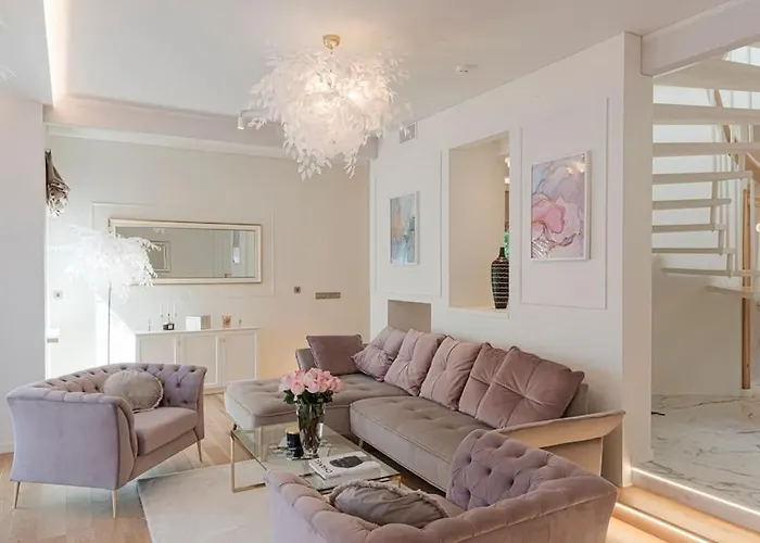 252 M² Luxury 4 Bedroom House In The Pine-forest Вилла