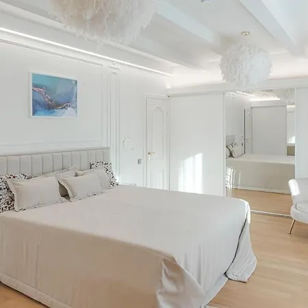 252 M² Luxury 4 Bedroom House In The Pine-forest Villa *