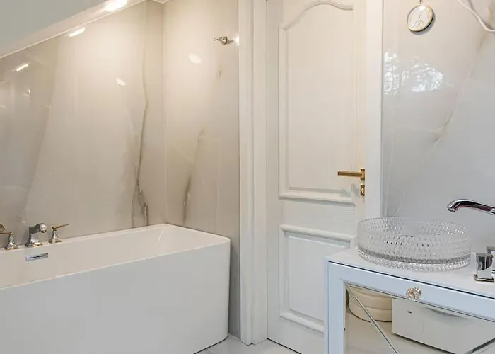 Вілла 252 M² Luxury 4 Bedroom House In The Pine-forest