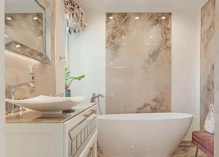 252 M² Luxury 4 Bedroom House In The Pine-forest Вілла